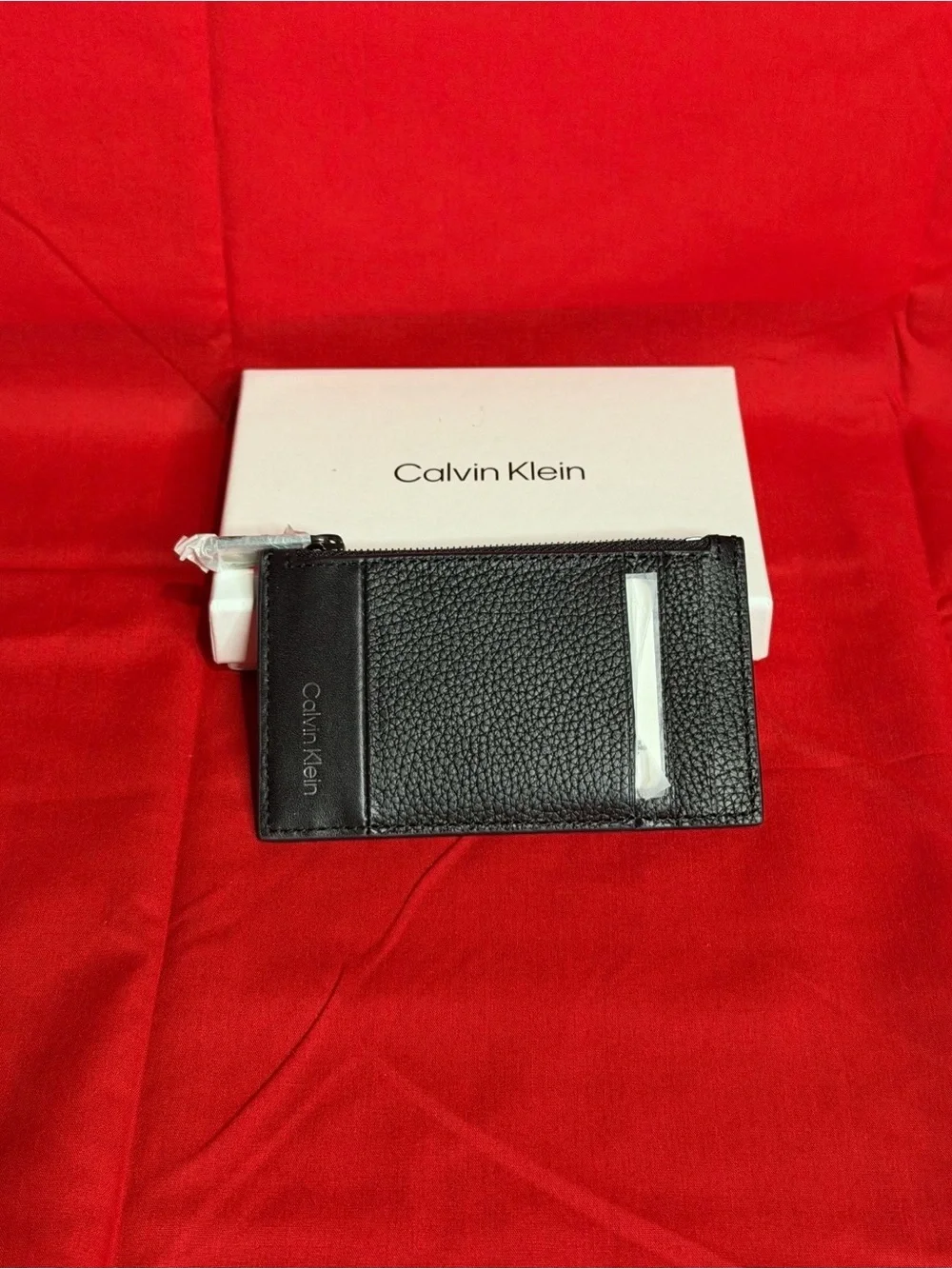 Calvin Klein Men’s Black Pebbled Leather Zip Card Holder Wallet – New